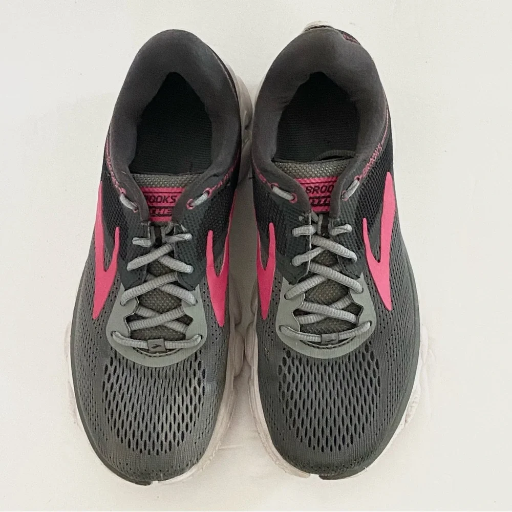 Brooks anthem running